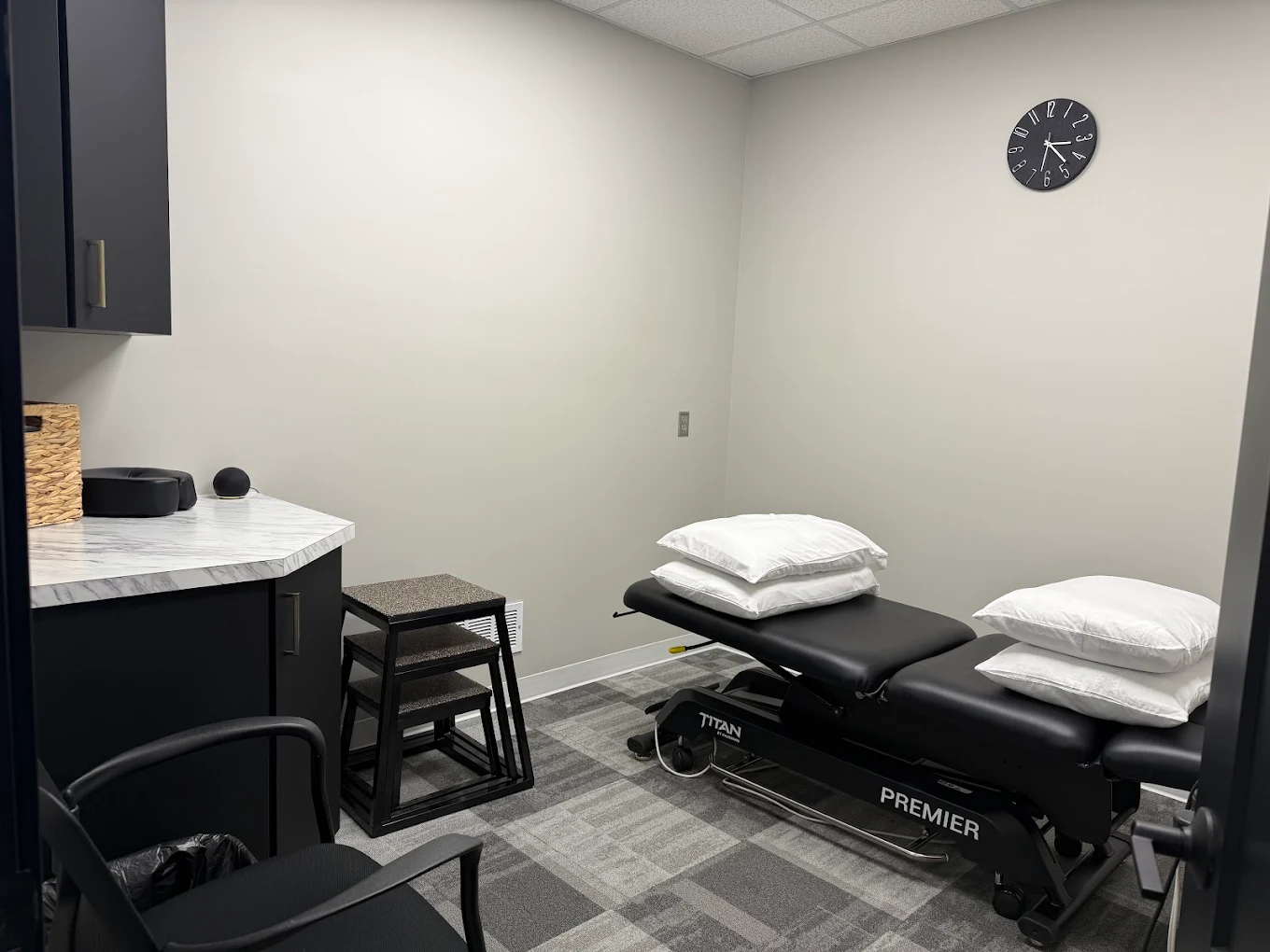 Private treatment room with Titan Premier table